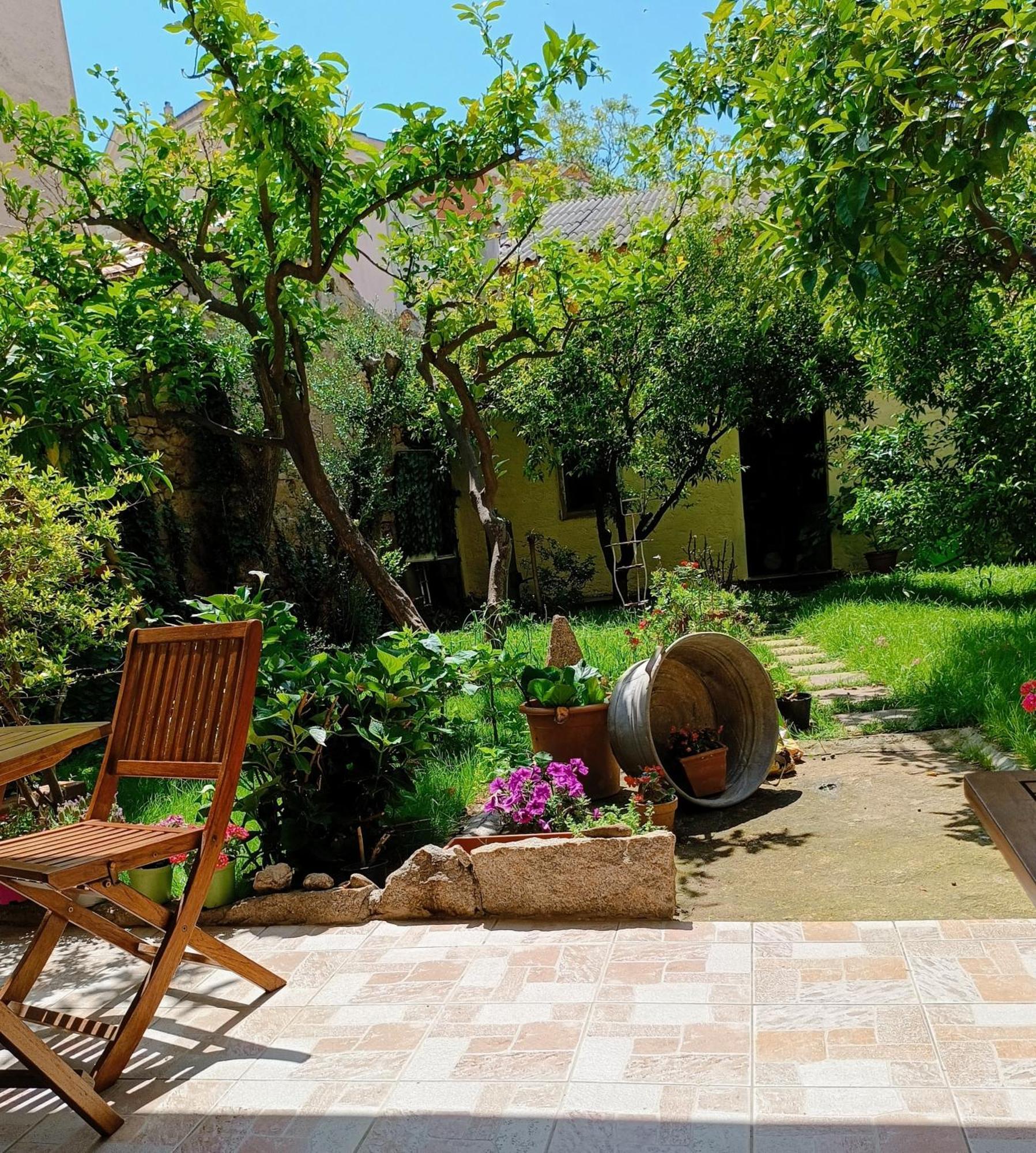 Domo Janas Guesthouse Olbia Exterior foto